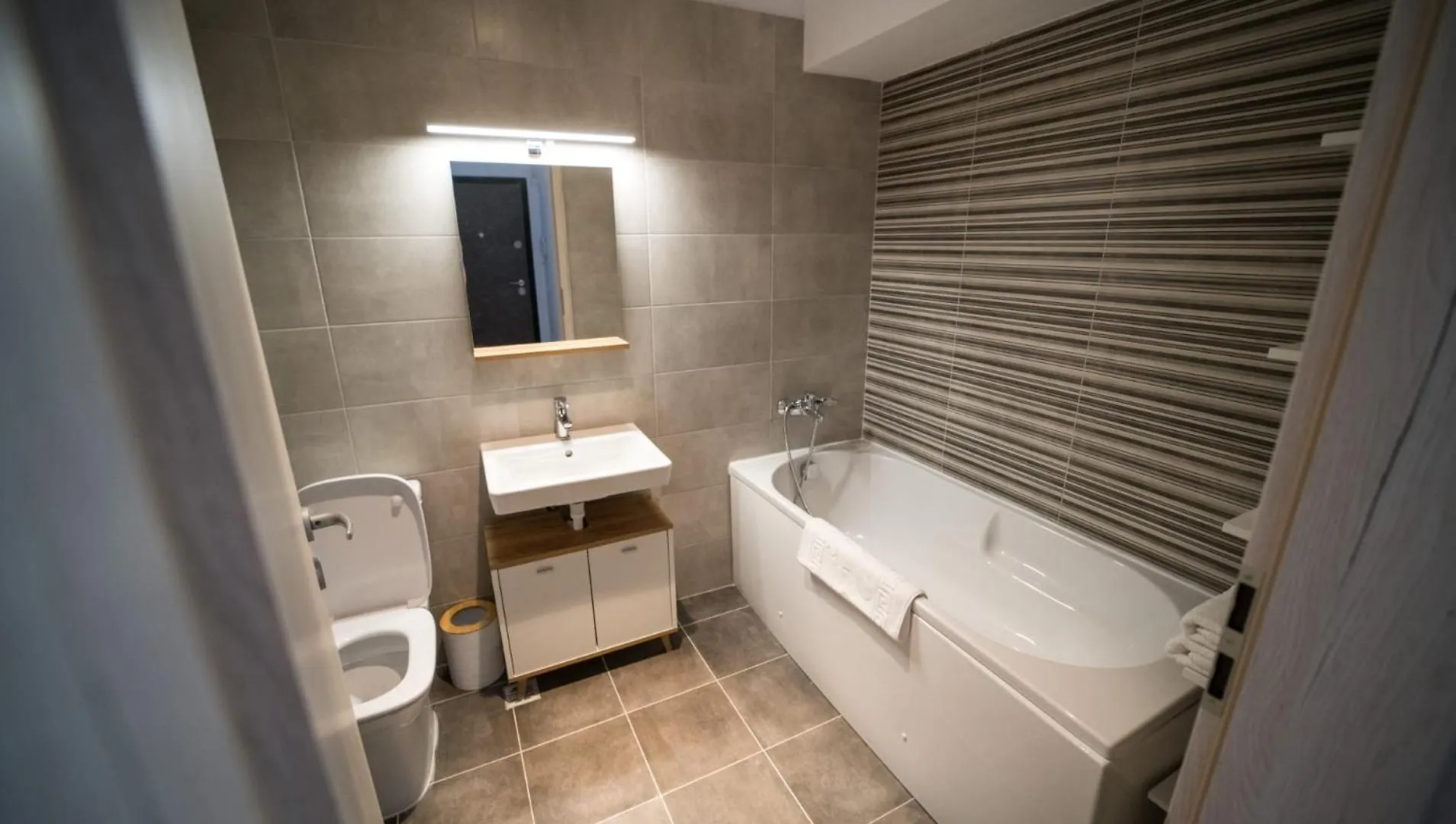 Garsoniera Turquoise Rezidential Moghioros Park Apartment Bucharest