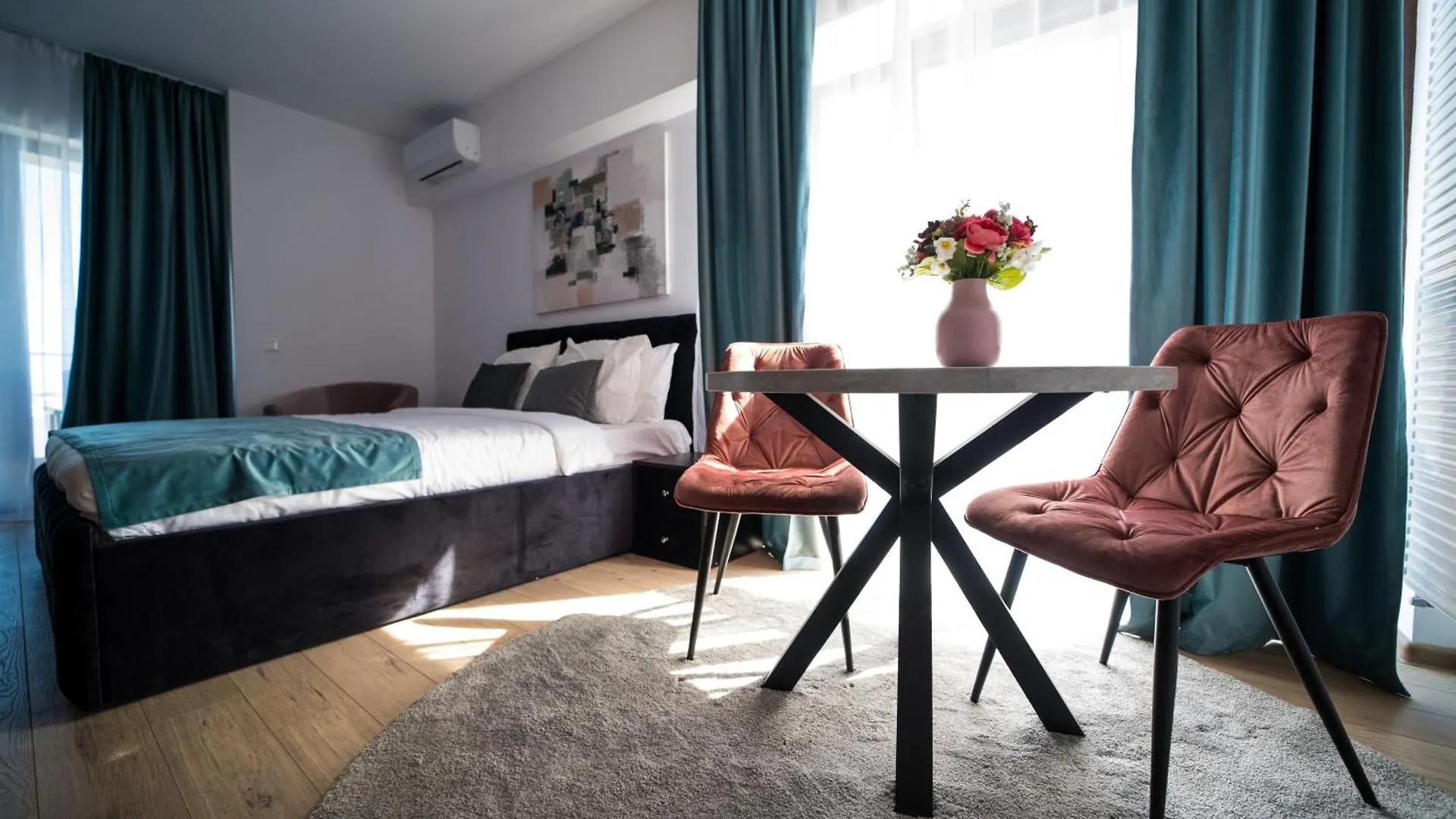 부쿠레슈티 Garsoniera Turquoise Rezidential Moghioros Park 아파트
